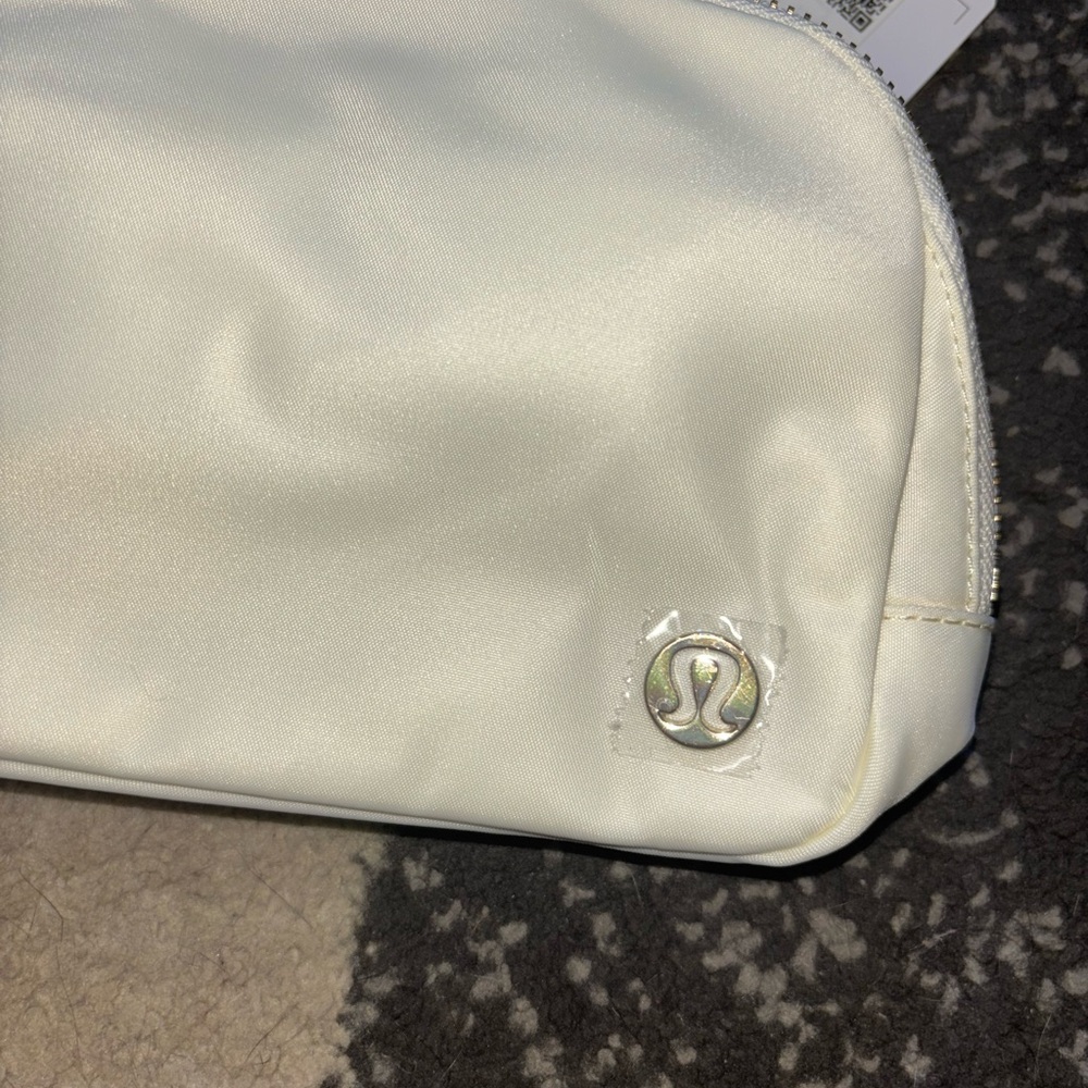 Lululemon Cream Belt Bag with Keychain - Picture 2 of 7
